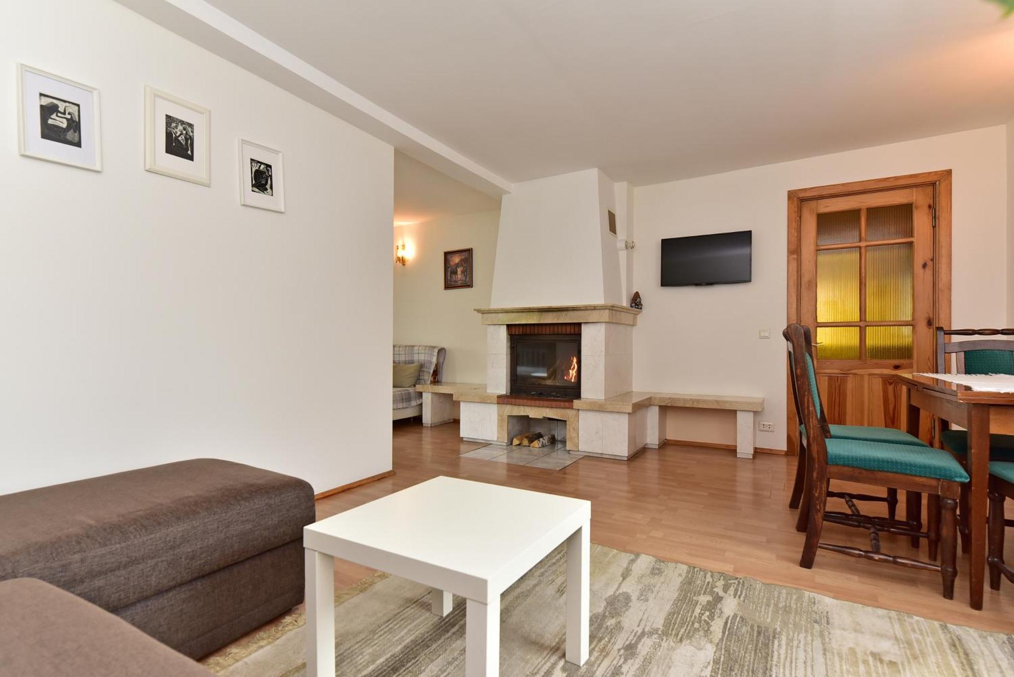 Augutes Zurlienes Apartamentai Trakai Εξωτερικό φωτογραφία