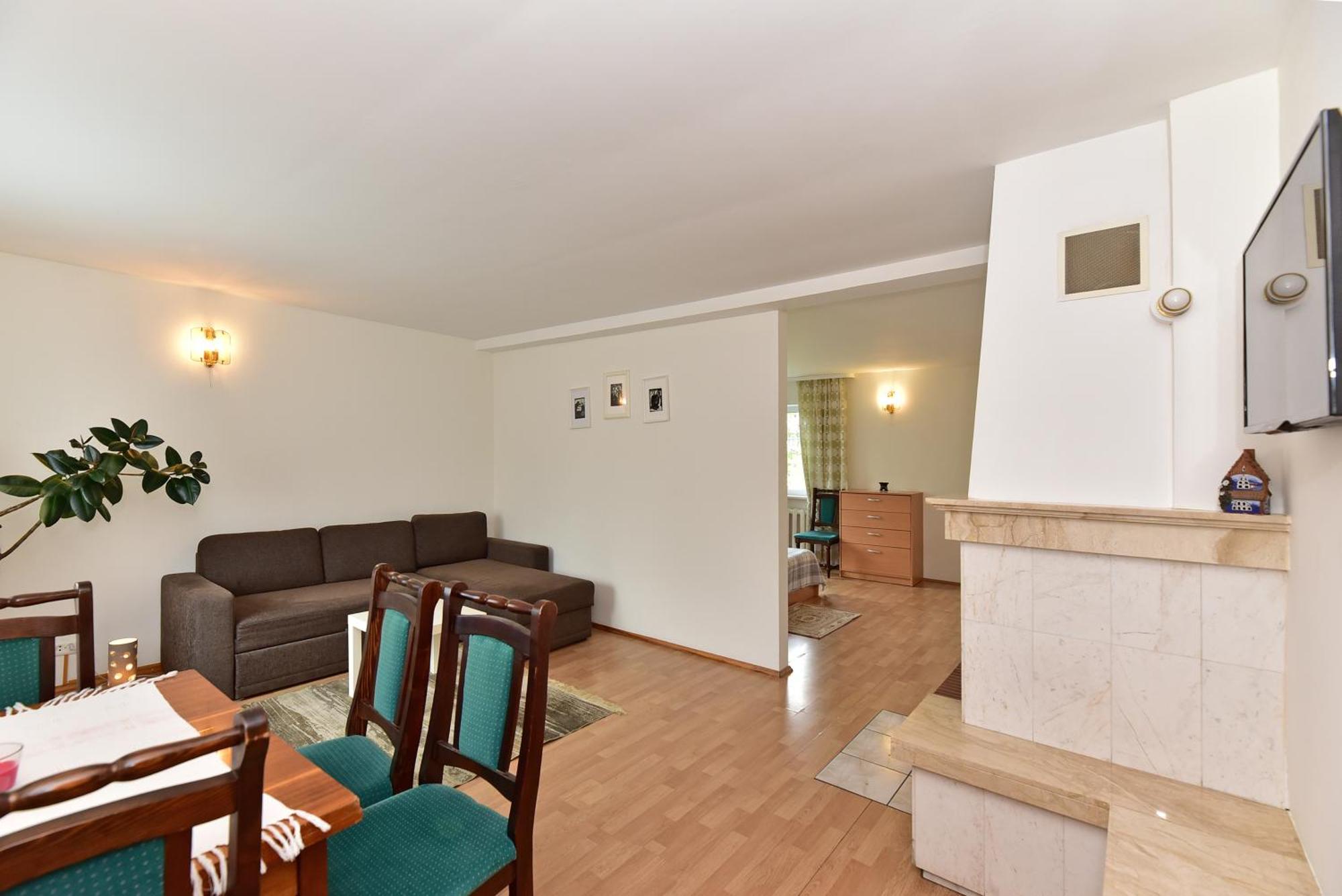 Augutes Zurlienes Apartamentai Trakai Εξωτερικό φωτογραφία